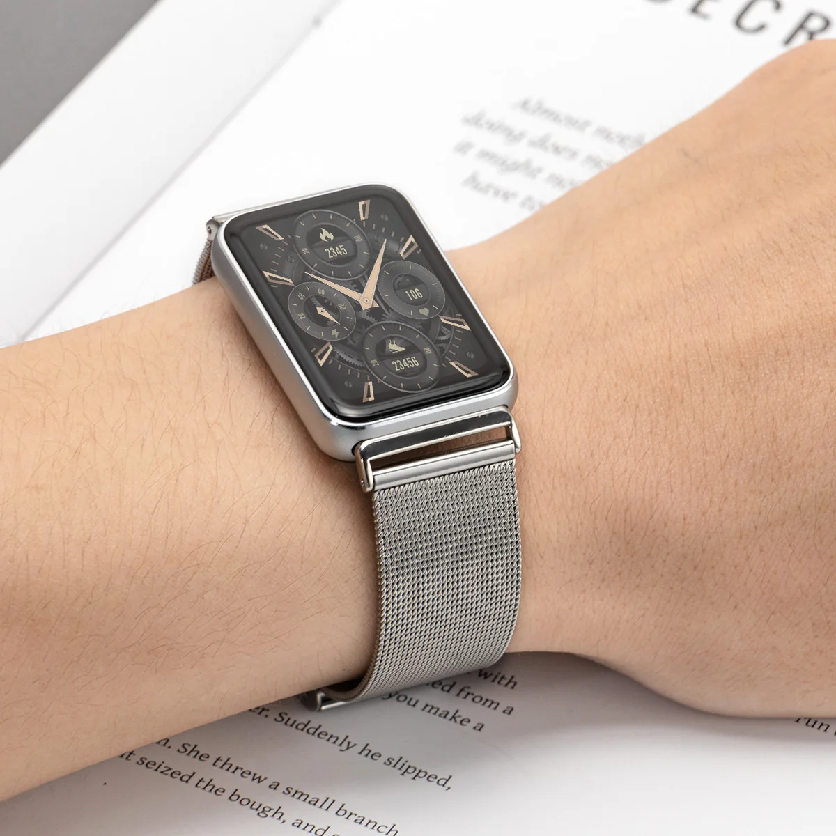 حزام من الفولاذ المقاوم للصدأ  - مراجعة Mesh Strap Metal وسعره
