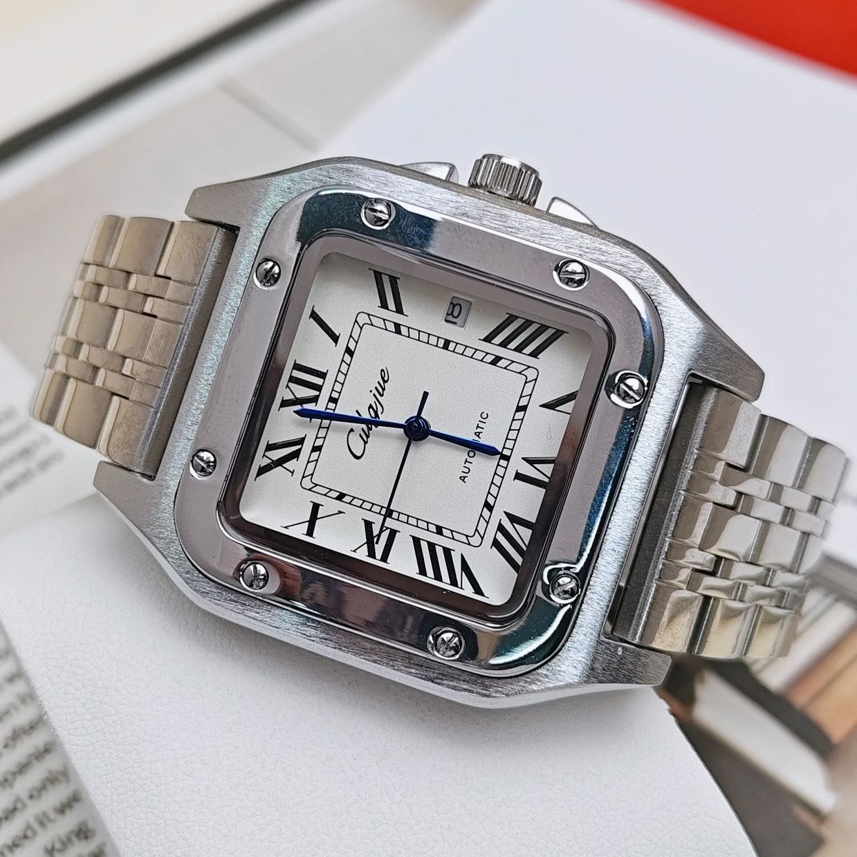 ساعة رجالية فاخرة للأعمال، ساع - مراجعة Cartier Watch Tank وسعره